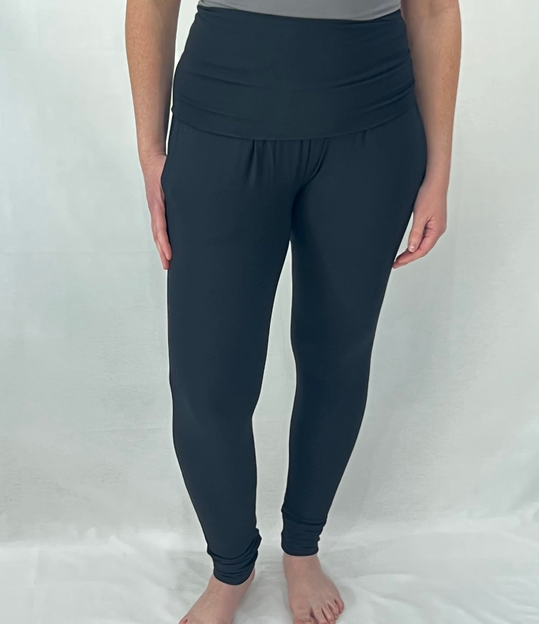 Fold over pant in black